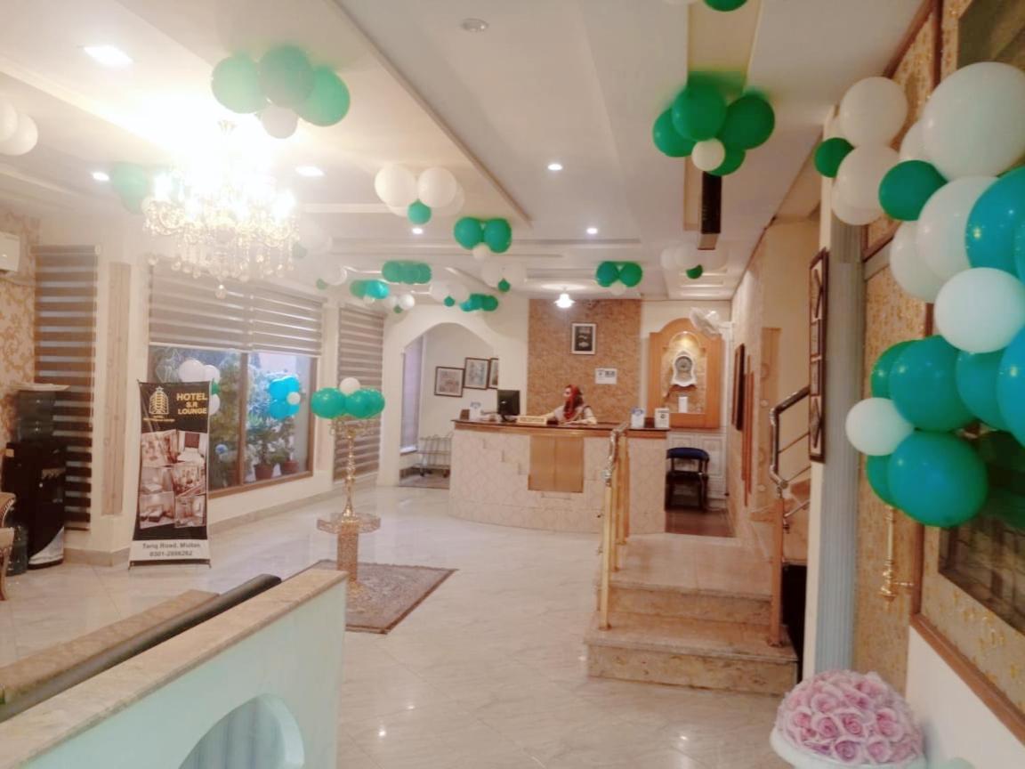 Hotel S.R. Lounge Multan Buitenkant foto