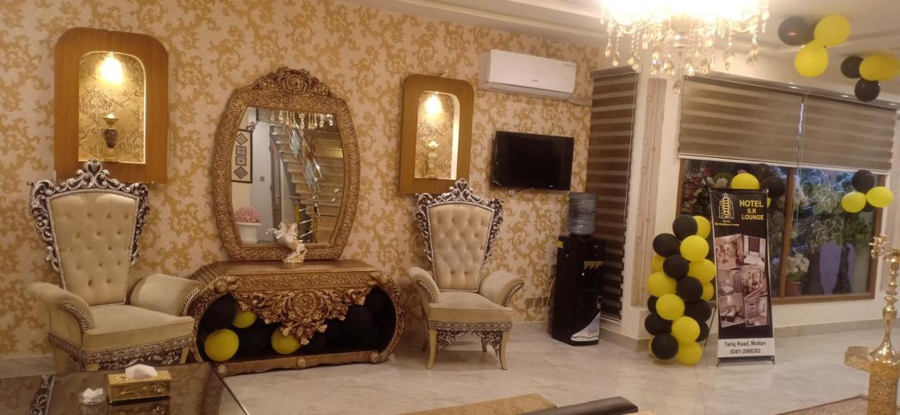 Hotel S.R. Lounge Multan Buitenkant foto