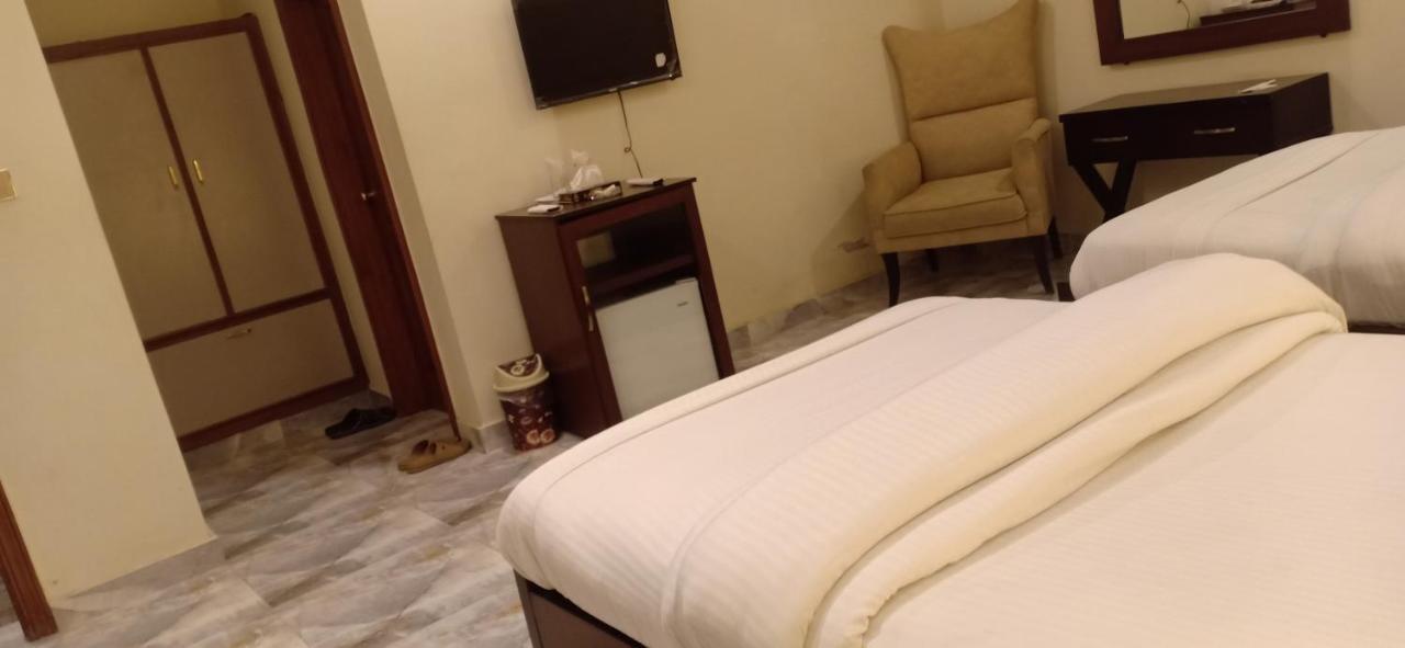 Hotel S.R. Lounge Multan Buitenkant foto