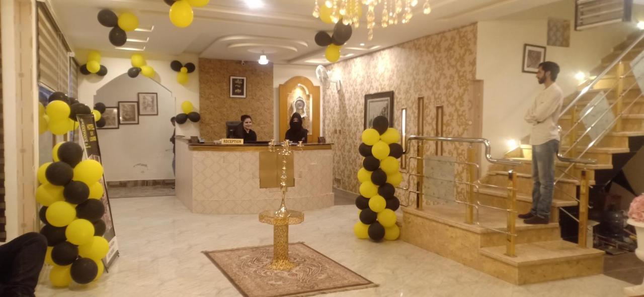 Hotel S.R. Lounge Multan Buitenkant foto