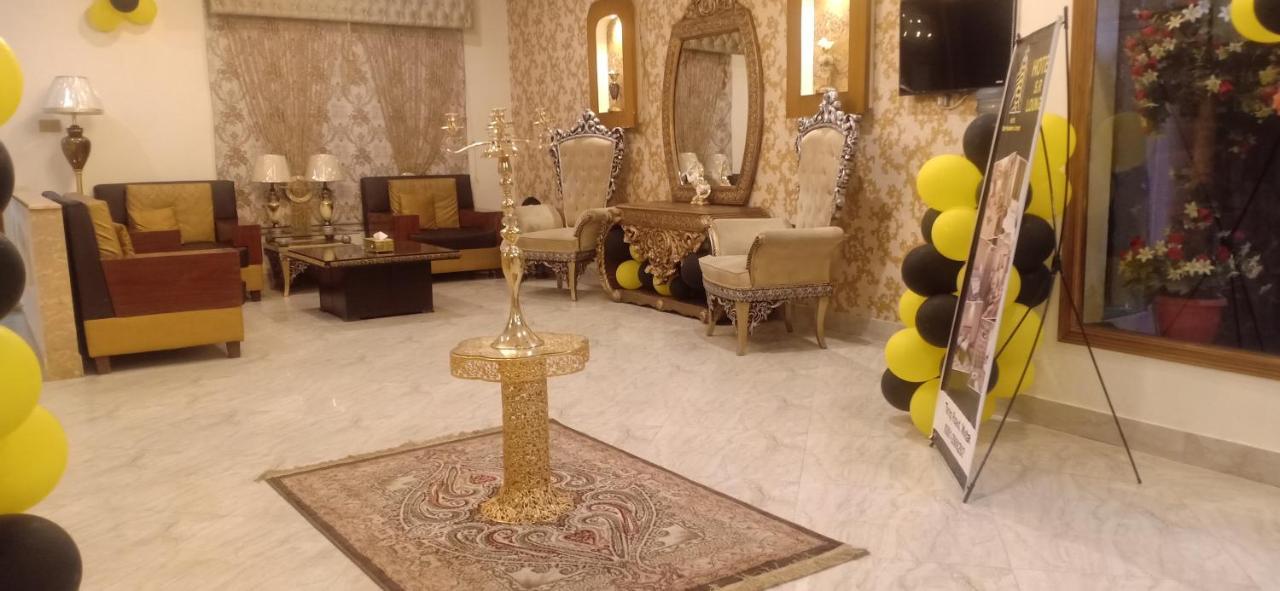 Hotel S.R. Lounge Multan Buitenkant foto