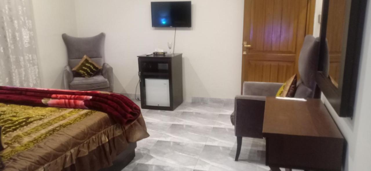 Hotel S.R. Lounge Multan Buitenkant foto