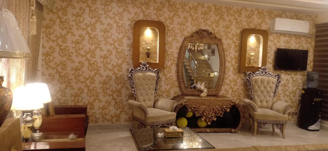 Hotel S.R. Lounge Multan Buitenkant foto