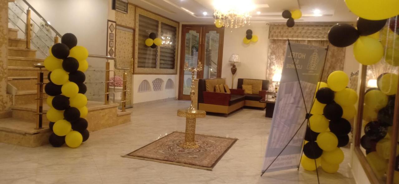 Hotel S.R. Lounge Multan Buitenkant foto