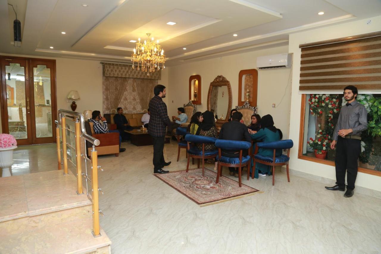 Hotel S.R. Lounge Multan Buitenkant foto