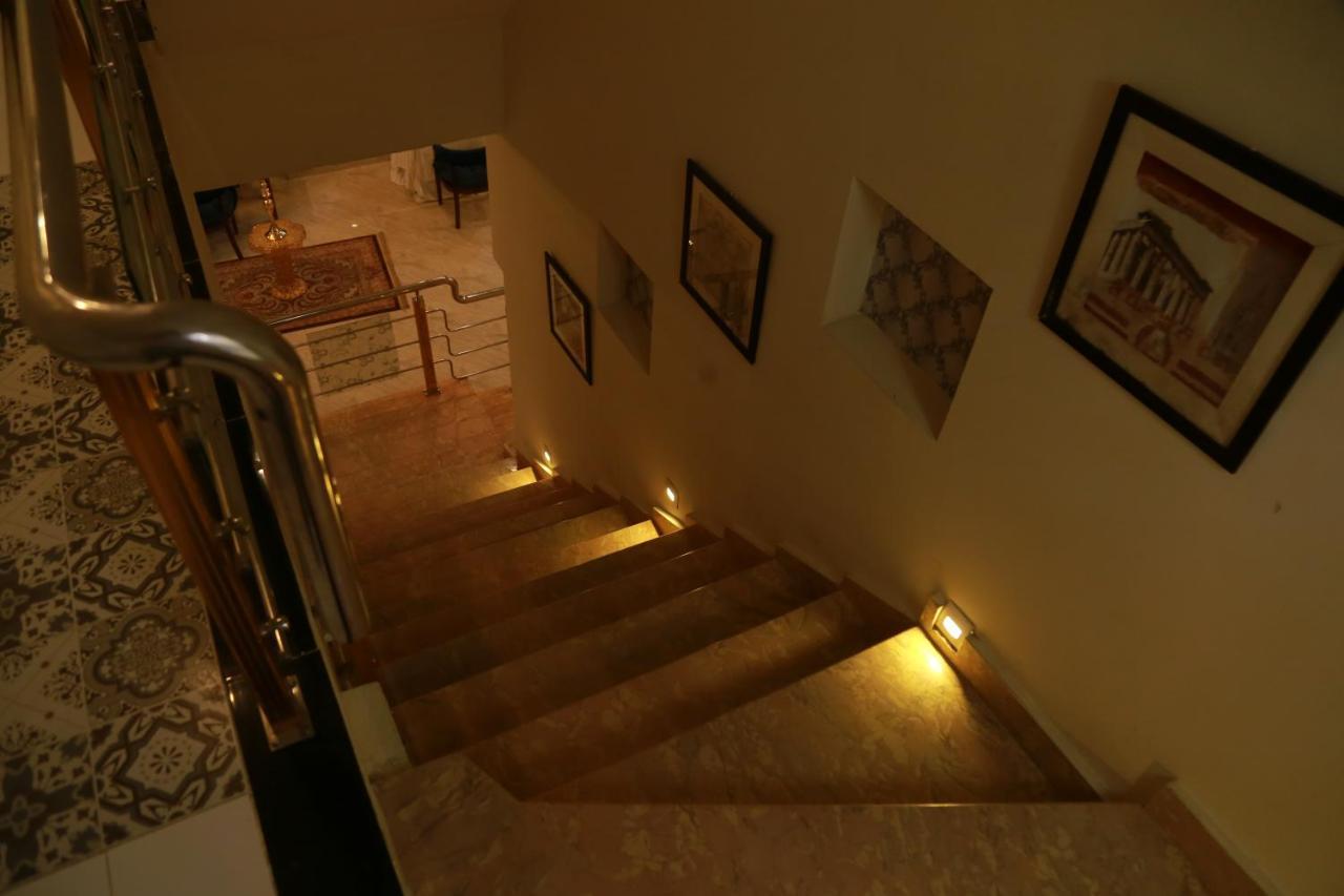 Hotel S.R. Lounge Multan Buitenkant foto